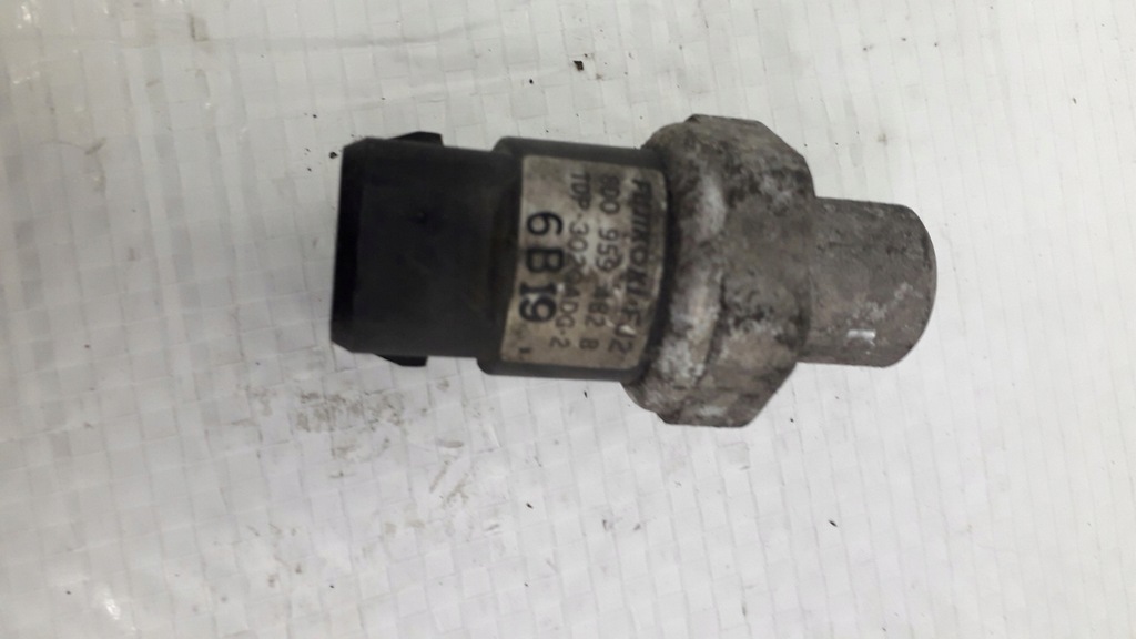 фото №15, Volkswagen оригінальний номер 8d0959482b датчик кондиціонера