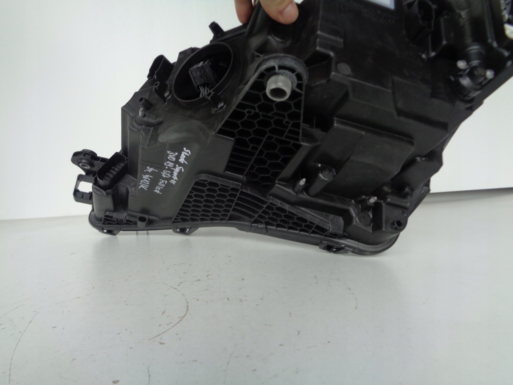 Фара правый  фара skoda superb 3 3v 3v0 19- рестайлинг  full led Киев