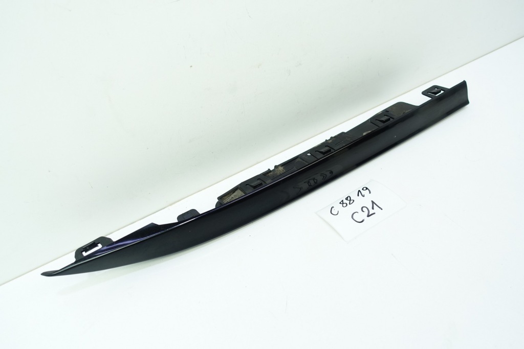 фото №3, Молдинг спойлер правый vw golf viii 8 r r-lin kombi