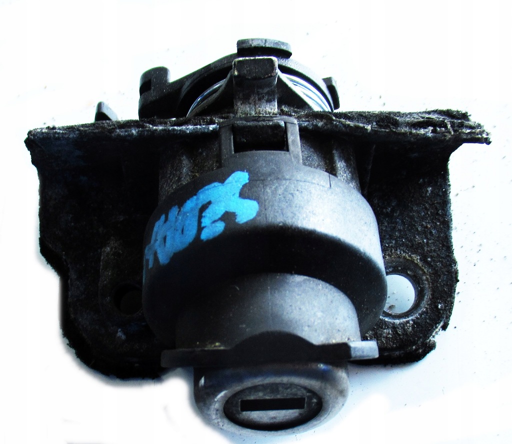 фото №1, Bmw 7 e65 вкладка замок крышки задний