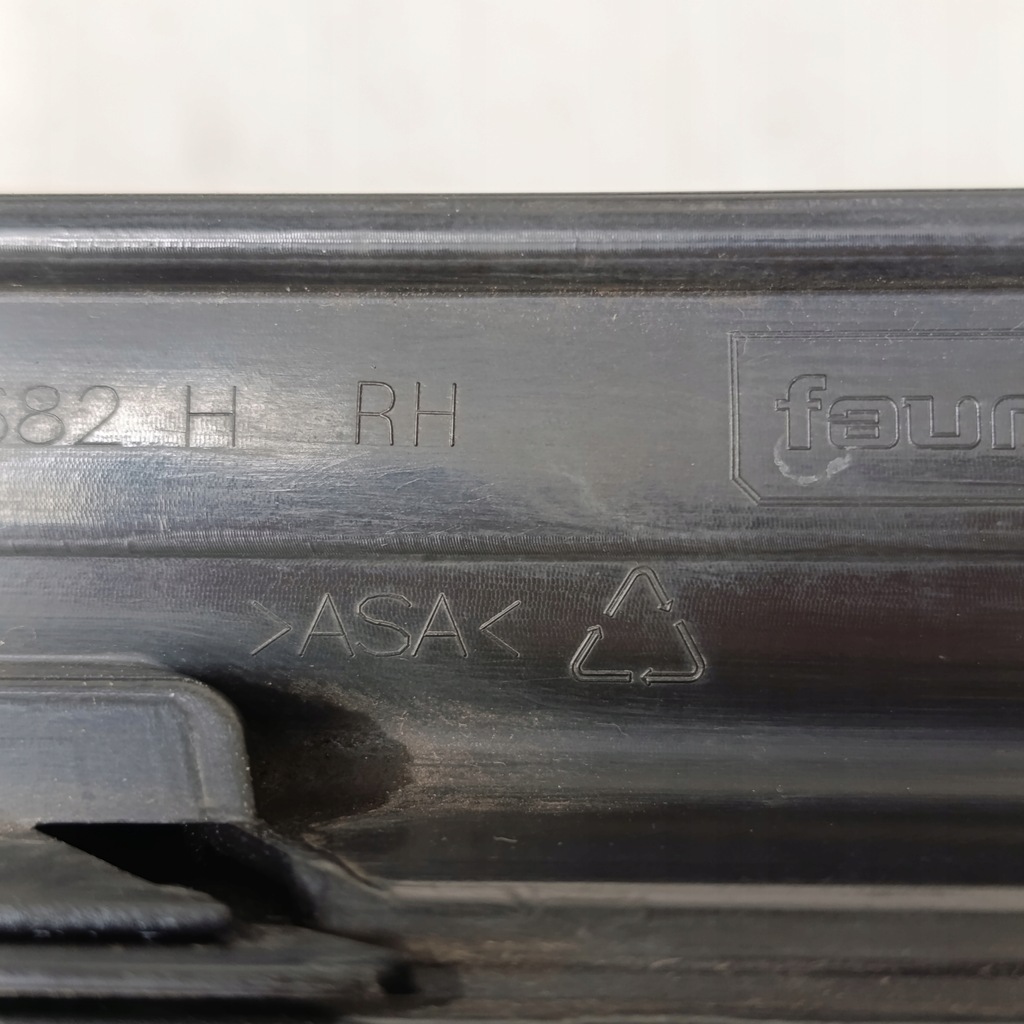 фото №6, Audi a5 lift 8t решітка бампера права передня перед 8t0807682h