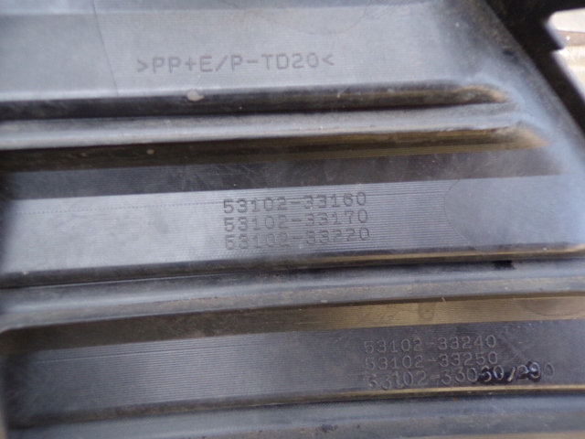 фото №11, Решітка решітка радіатора бампера перед toyota camry viii 17-