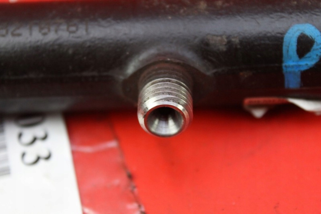 Молдинг впрыскная 7h2q-9d280-dd land rover discovery 3 3 2.7 td v6 190 km с Разборки