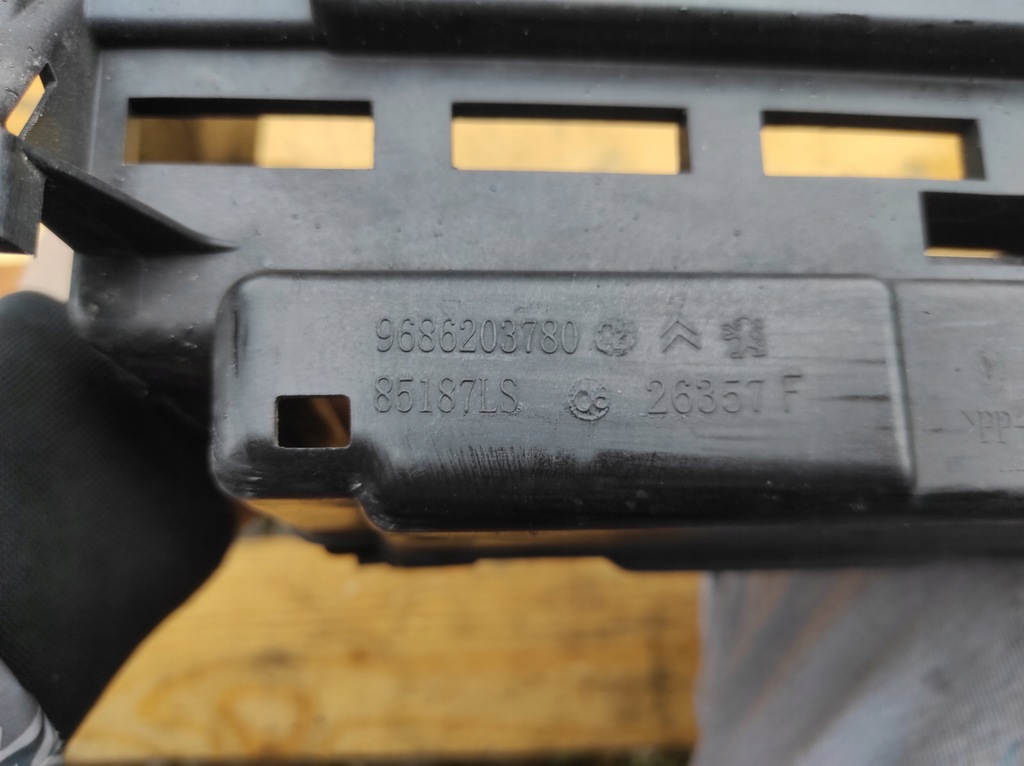 фото №8, Основание аккумулятор citroen c3 ii ds3 9686203780