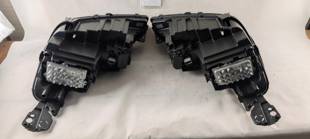 Peugeot 3008 5008 рестайлінг  full led лівий правий фара лампа ліва права Зі Шроту