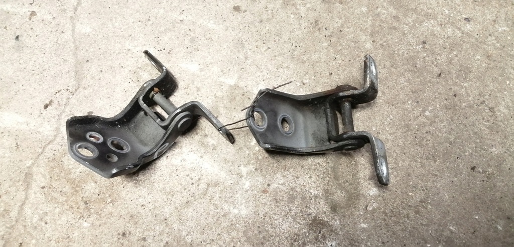 фото №1, Mazda 5 cw 10- петля двері правий перед