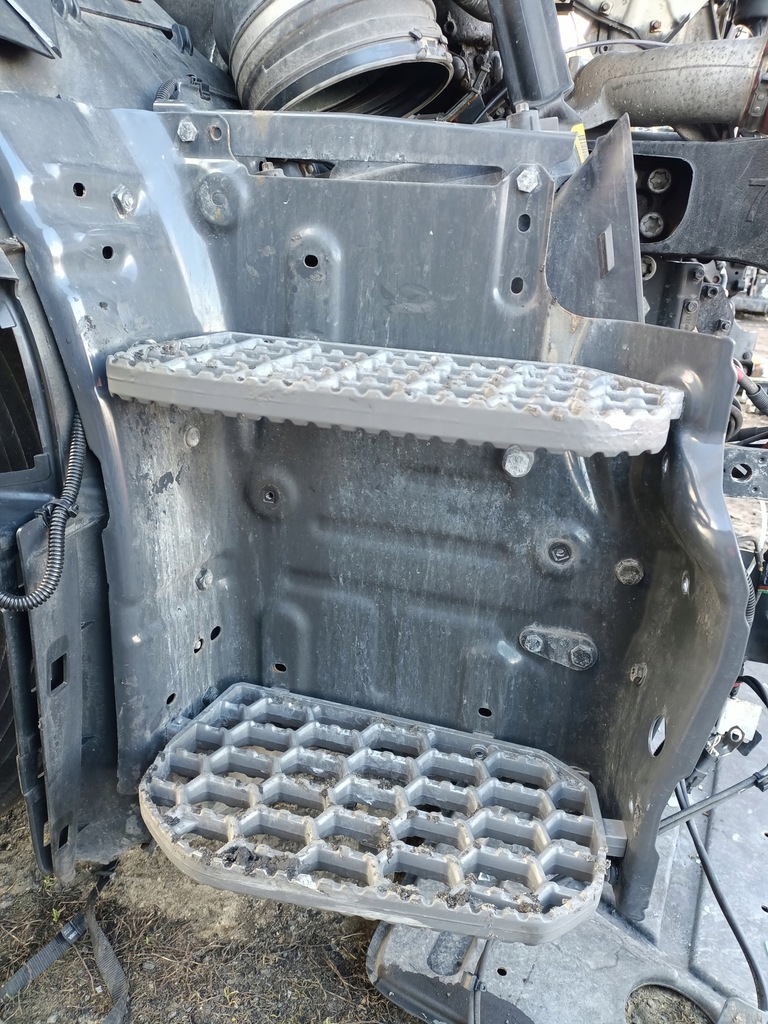 фото №1, Scania s підніжка права підніжка новий model