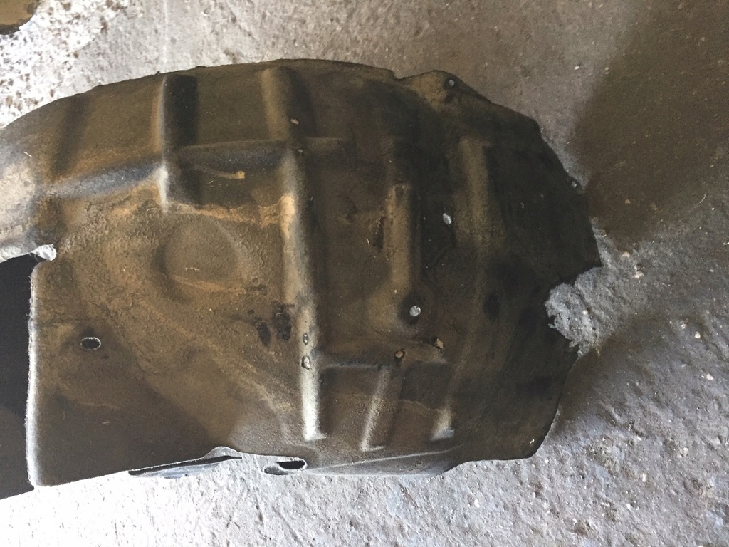 фото №9, Audi a5 8t підкрилок обшивка ліва передні 08-11r