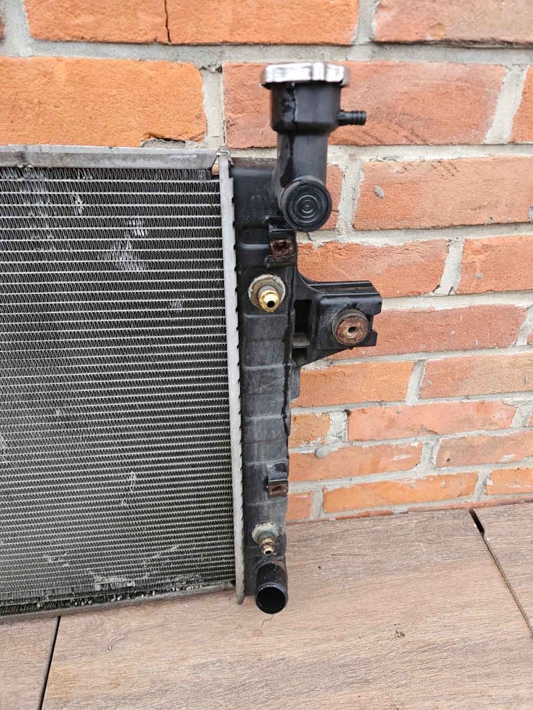 Jeep grand cherokee wj 99-04 4.7 радиатор воды Цена