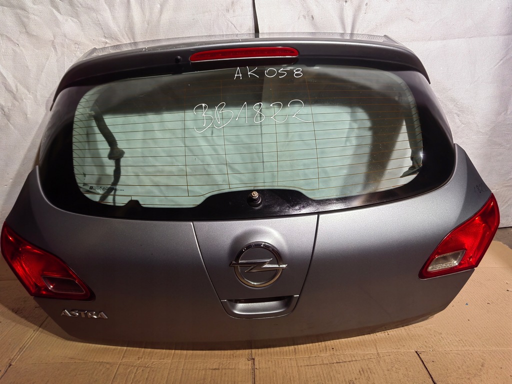 фото №1, Кришка багажника задня opel astra j hb