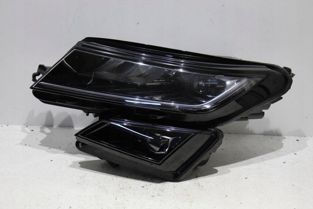 фото №1, Skoda kodiaq full led левый лампа перед глубокая rysa