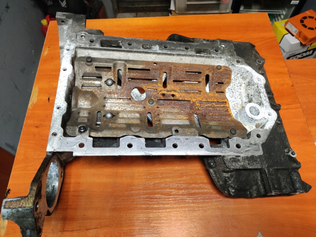 Купить Основание картера масляный jaguar 3.0d / 9x2q-6u004-cb