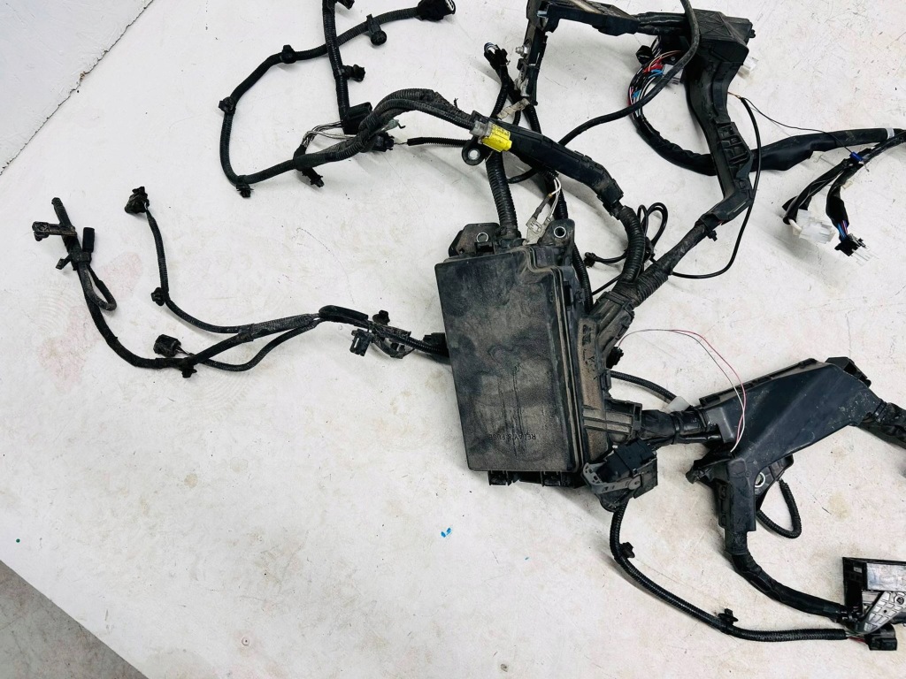 фото №6, Corolla e21 1.8 hybrydad kombi hb електропроводка джгут відсік двигуна корпус