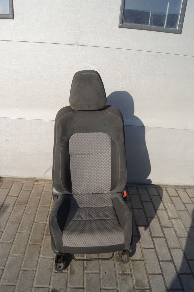 фото №1, Сиденье пассажира правый auris ii