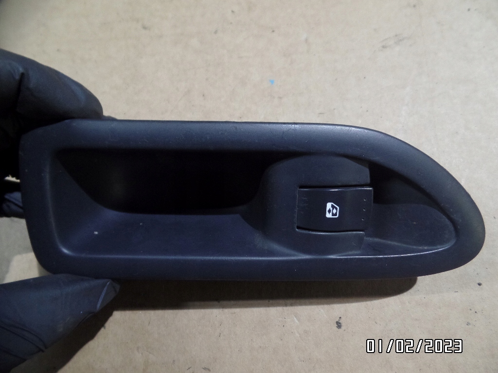 фото №1, Панель стекло правый задняя renault laguna ii 8200317494