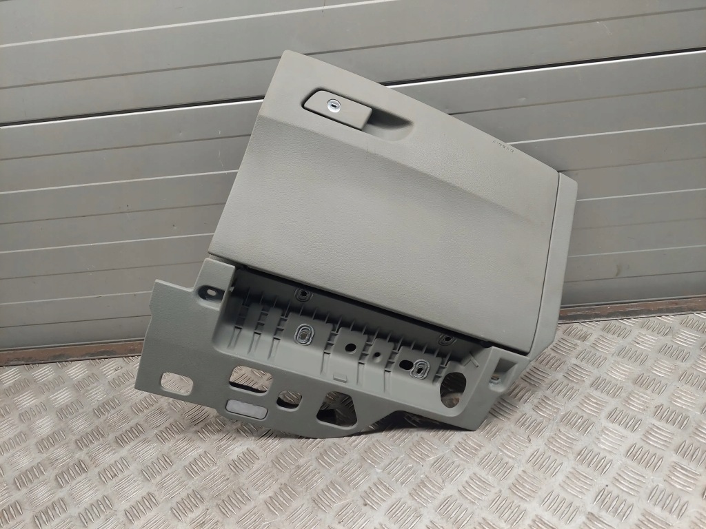 фото №1, Audi a5 8w1880302 бардачки, полка