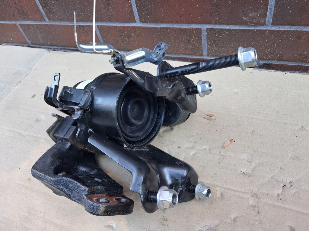 фото №5, Toyota sienna 2.5 hybrid 2021 кронштейн кронштейн двигателя коробки задняя задний