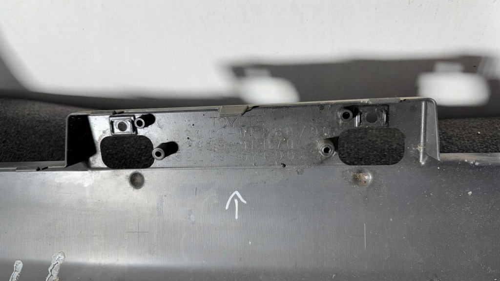 фото №14, Toyota hilux viii 8 13- бампер перед передний jak новый