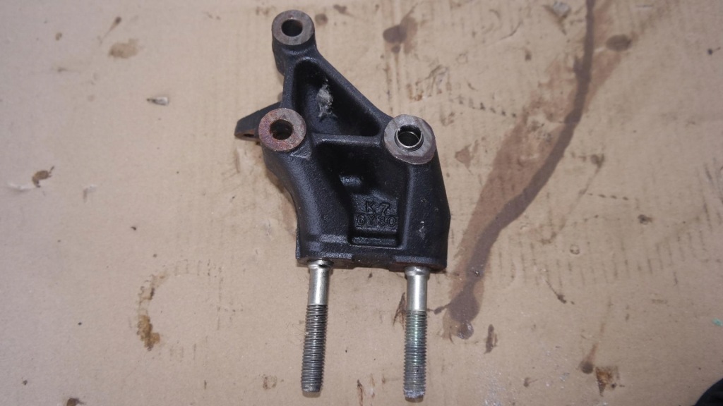 фото №3, Кронштейн двигателя mazda 5 i 2.0 mzr-cd