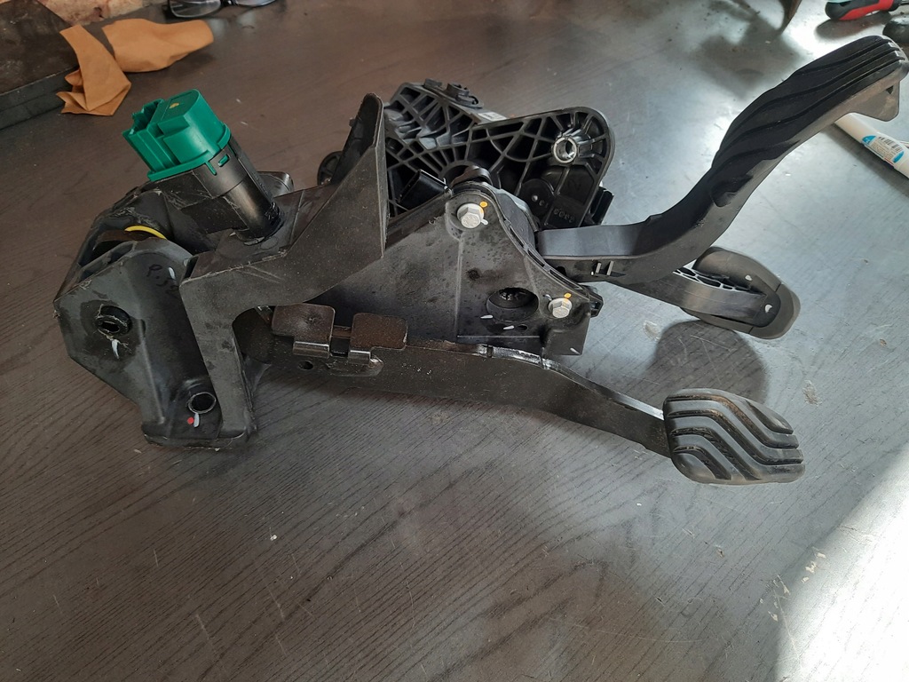 фото №6, Clio v 1.5bdci педаль педалі kpl.