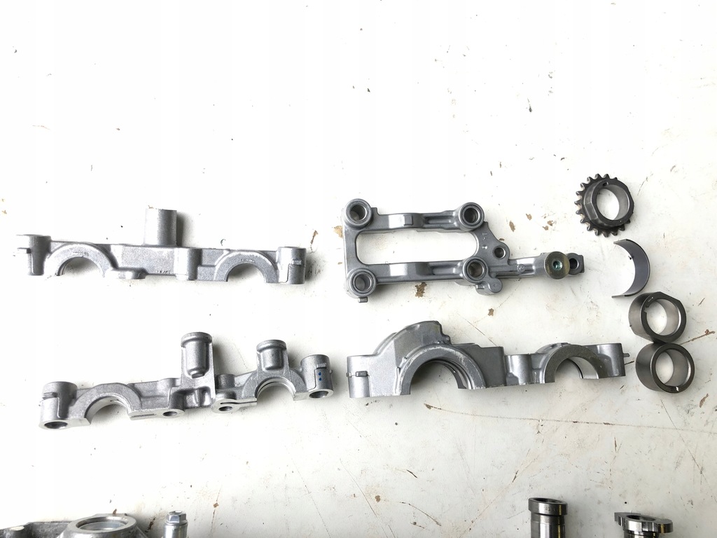 фото №12, Toyota yaris cross 1.5 гібрид xm15a-p92g m15a вали розподільного валу 13050-15020