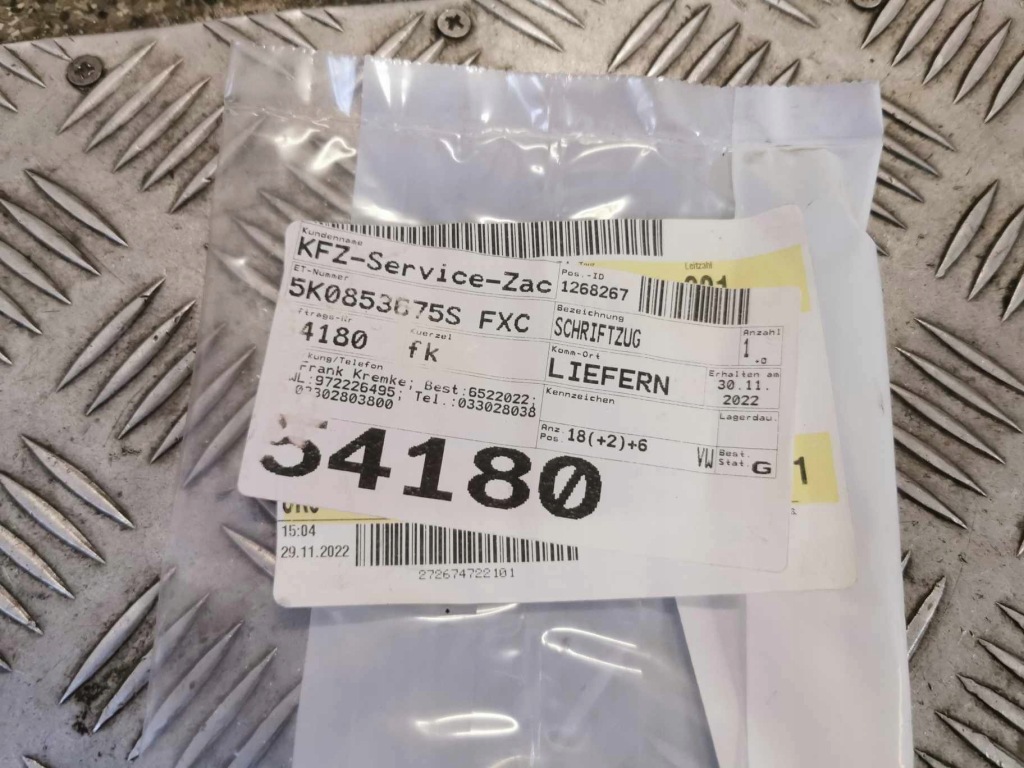 Купити Новий надпис 4motion на задня кришці  оригінальний номер 5k0853675s