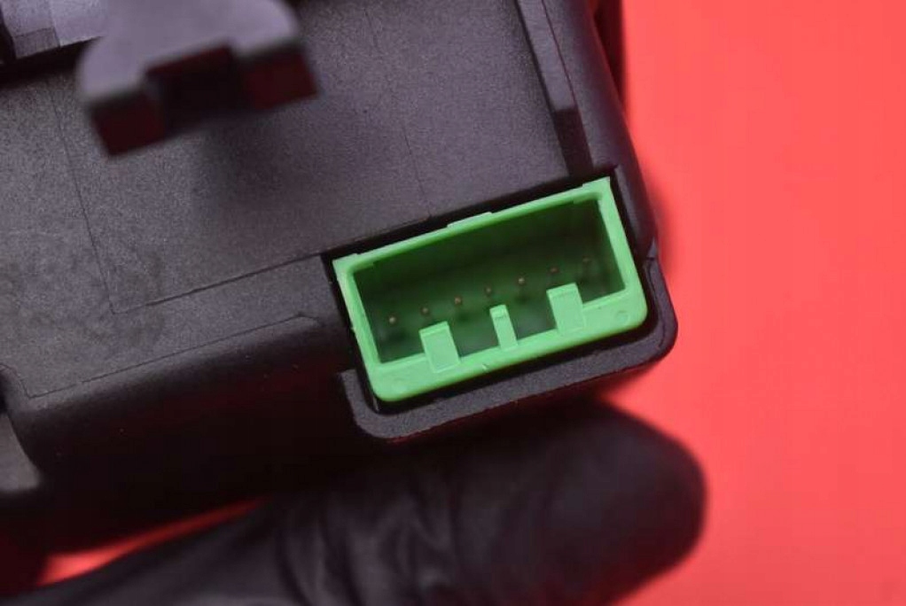 фото №8, Камера датчик датчик радар столкновения 31295504 volvo v60 1 i 10-13