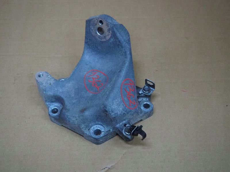 фото №1, Кронштейн кронштейн двигуна lexus is ii 2.2 d