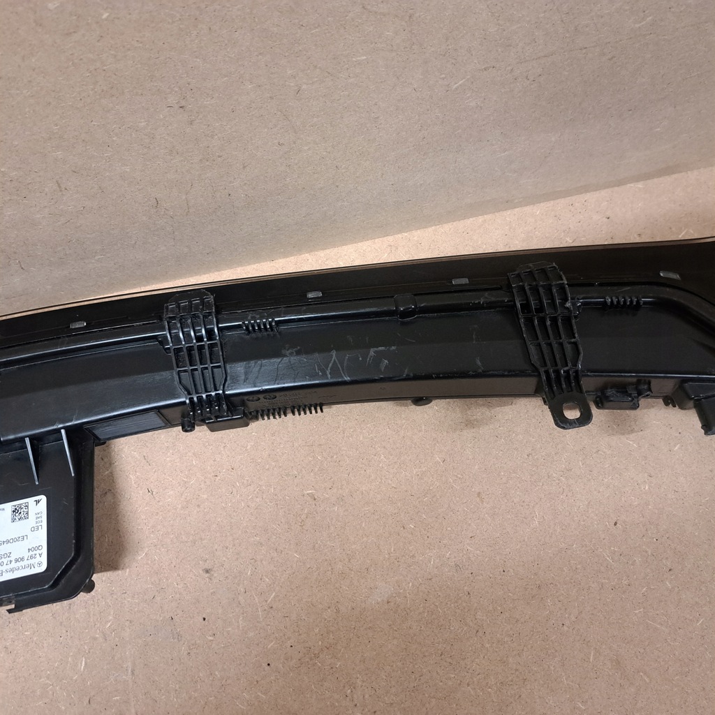 фото №8, Mercedes eqs w297 лампа накладка молдинг перед led a2979064700