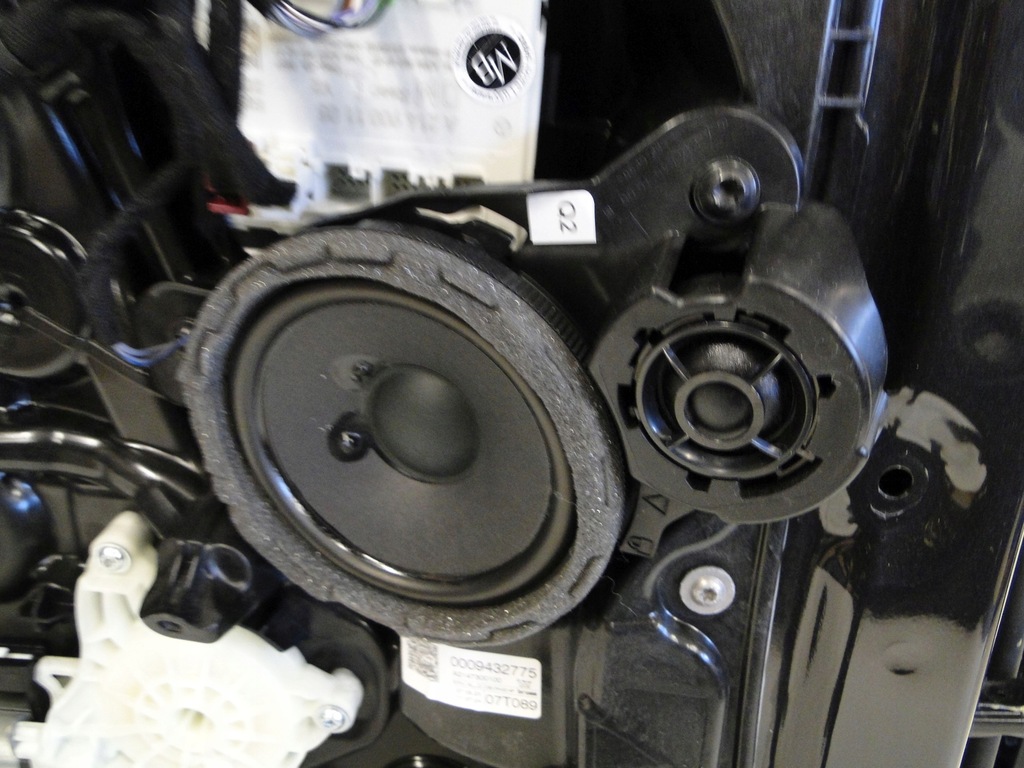 фото №11, Mercedes дверь задние левая серые 831 задняя e klasa 214 w214 sedan седан