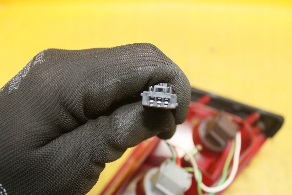 фото №7, Лампа правый задняя крышка багажника peugeot 607