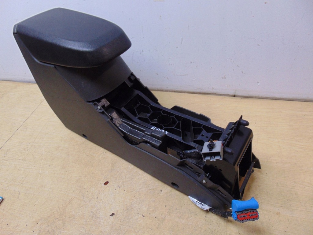 фото №4, Підлокітник тунель бардачок ford kuga mk1