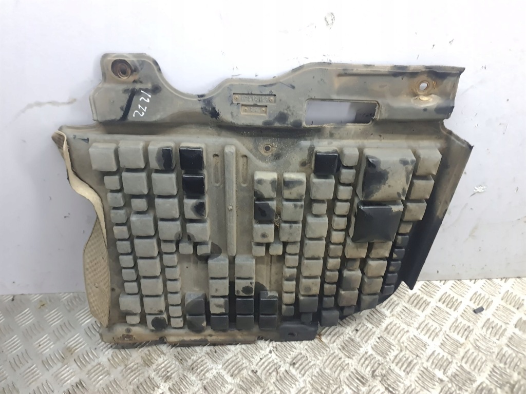 Jeep grand cherokee 2013 накладка средняя подвеска Недорого