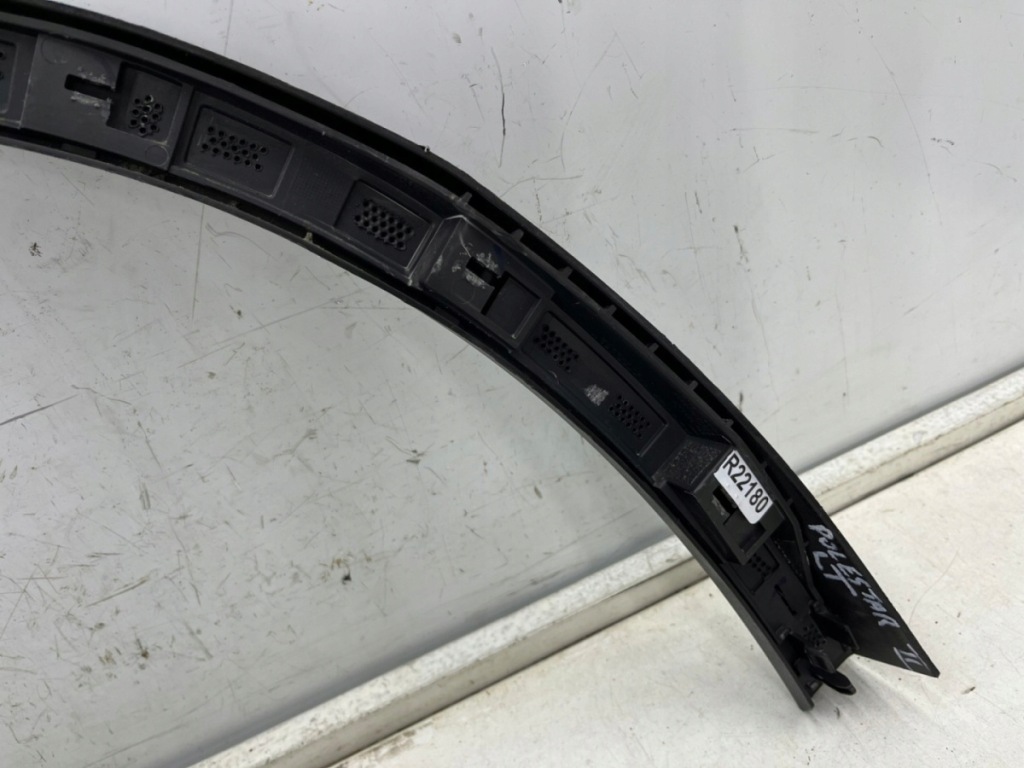 Молдинг polestar ii 2 20r.- левый задний кромка подкрылок крыла накладка с Разборки
