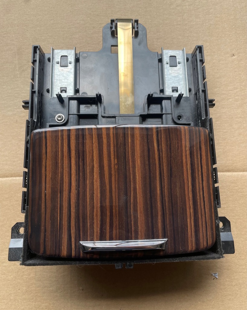 фото №1, Maserati levante захист dekor попільничка