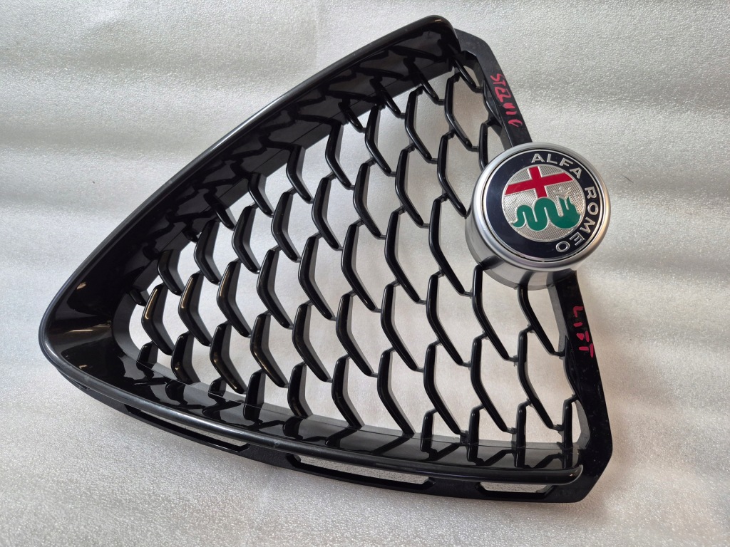 Решётка радиатора решётка радиатора alfa romeo stelvio рестайлинг  156179706 Доставка