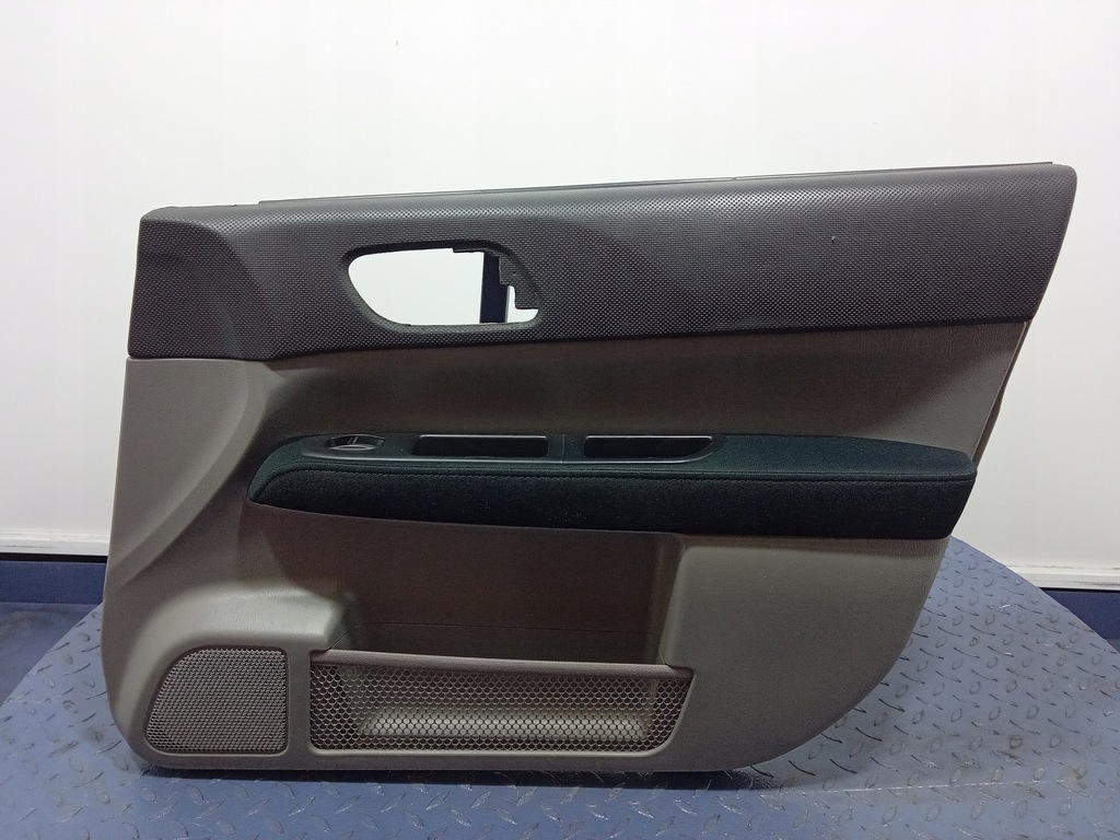 фото №1, Forester ii sg 02- обивка дверь перед правая обшивка