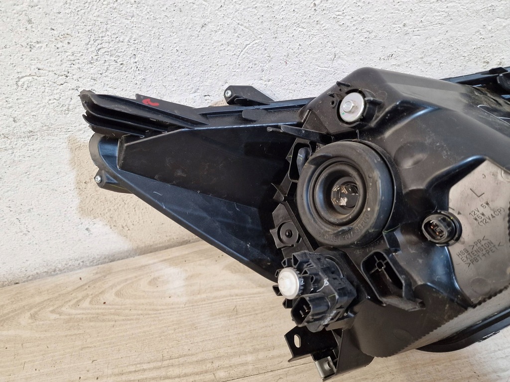 фото №10, Mitsubishi space star фара левый лампа левая 8301d445