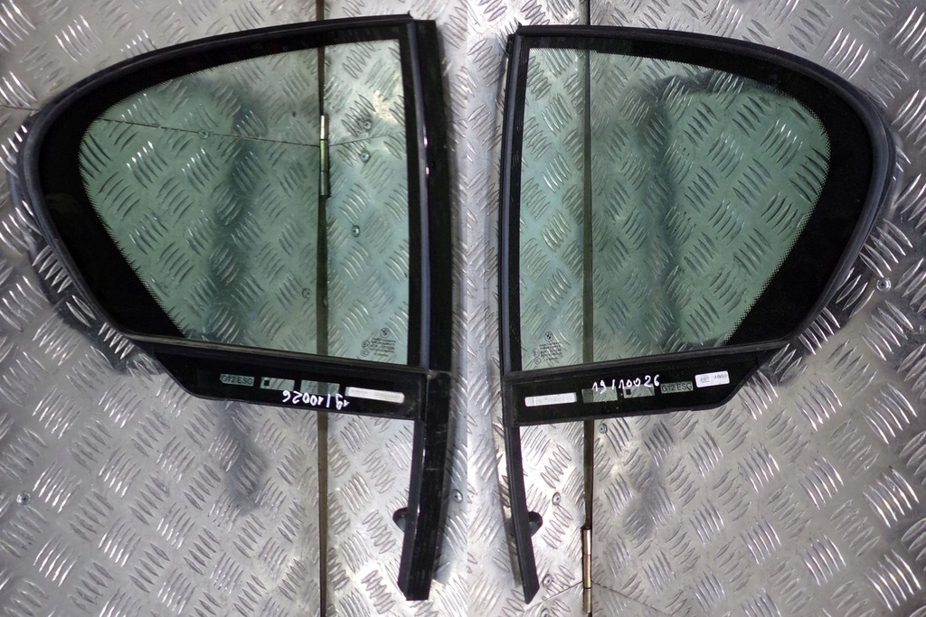 фото №1, Bmw g12 скло задня трикутник світла зелений 2 види