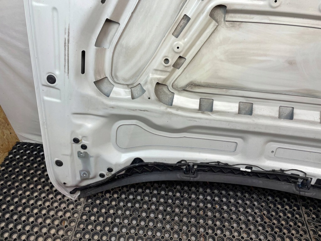 Капот крышка двигателя перед bmw x1 e84 код лакокрасочного покрытия: 300 alpinweiss 2009- с Разборки