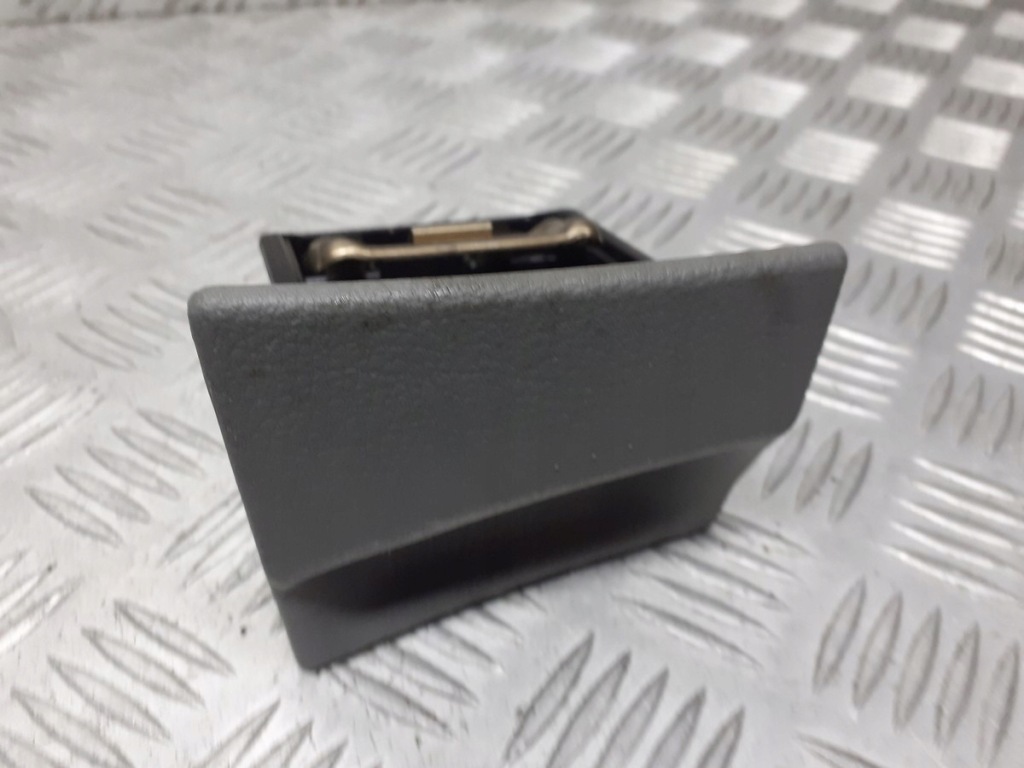 фото №1, Попільничка mazda 2 dy bj3d64610