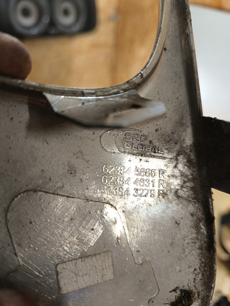 Решітка бампера ліва протитуманна фара led хром renault scenic 3 рестайлінг  623845685r Зі Шроту