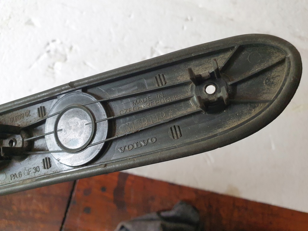 фото №9, Молдинг задній номерного знака реєстраційний volvo s60