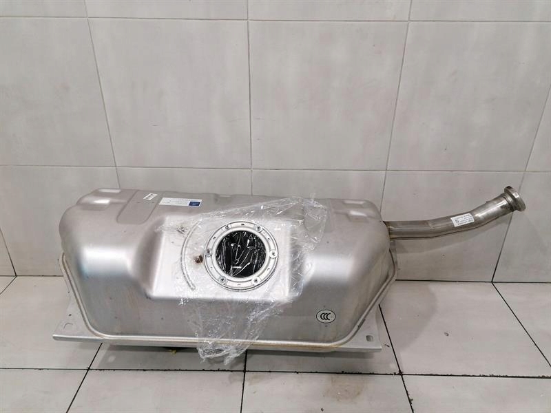 Купити Maybach 57 w240 fuel бак a2404700701
