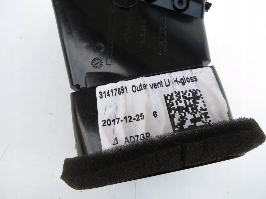 фото №12, Решітка обдув ліва 31417691 volvo xc60 ii 17-