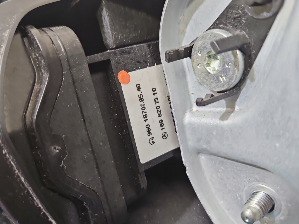 Руль кожаный с подушка mercedes w169 a1694600503 04-08 Оригинал