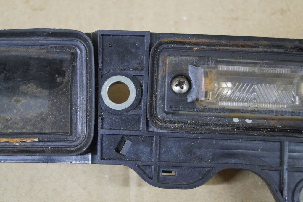 фото №6, Vw golf v plus накладка крышки микровыключатель 1t0827574f