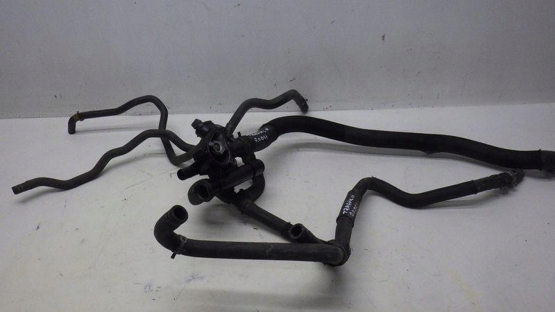 фото №1, Корпус термостата wąż труба trafic vivaro 2.0 dci