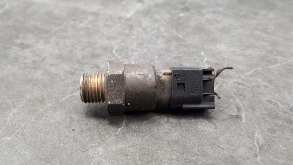 Купити 8363677 датчик температури bmw e39 2.5tds