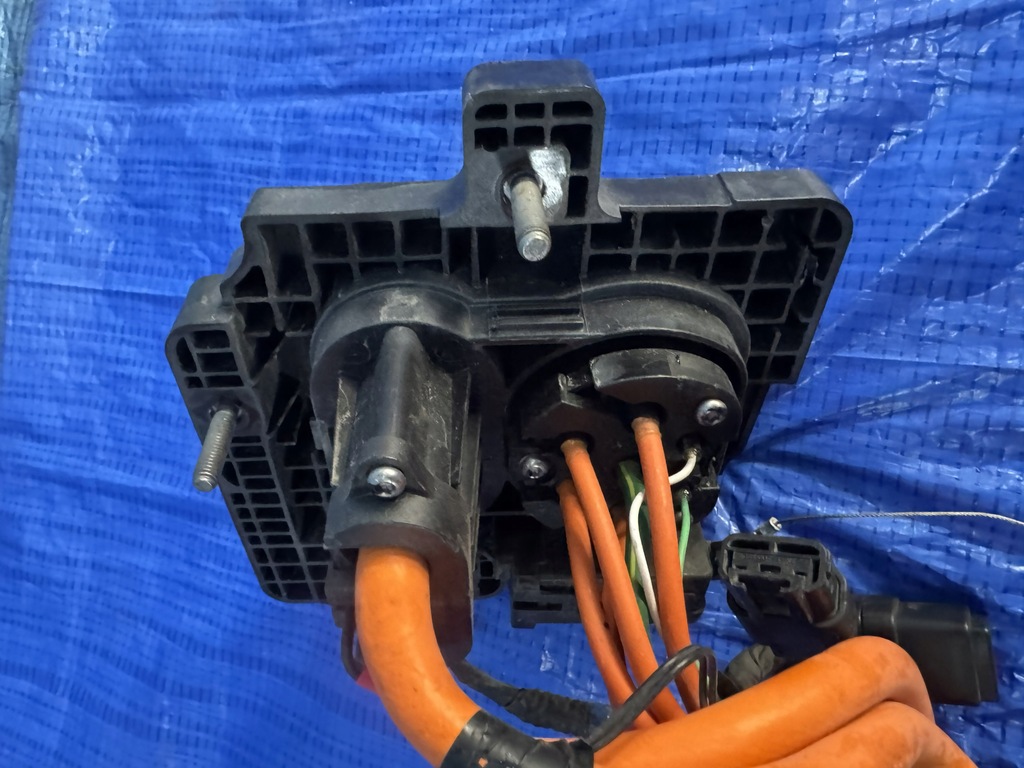 фото №10, Разъём зарядки hyundai kona i ev electric 2021